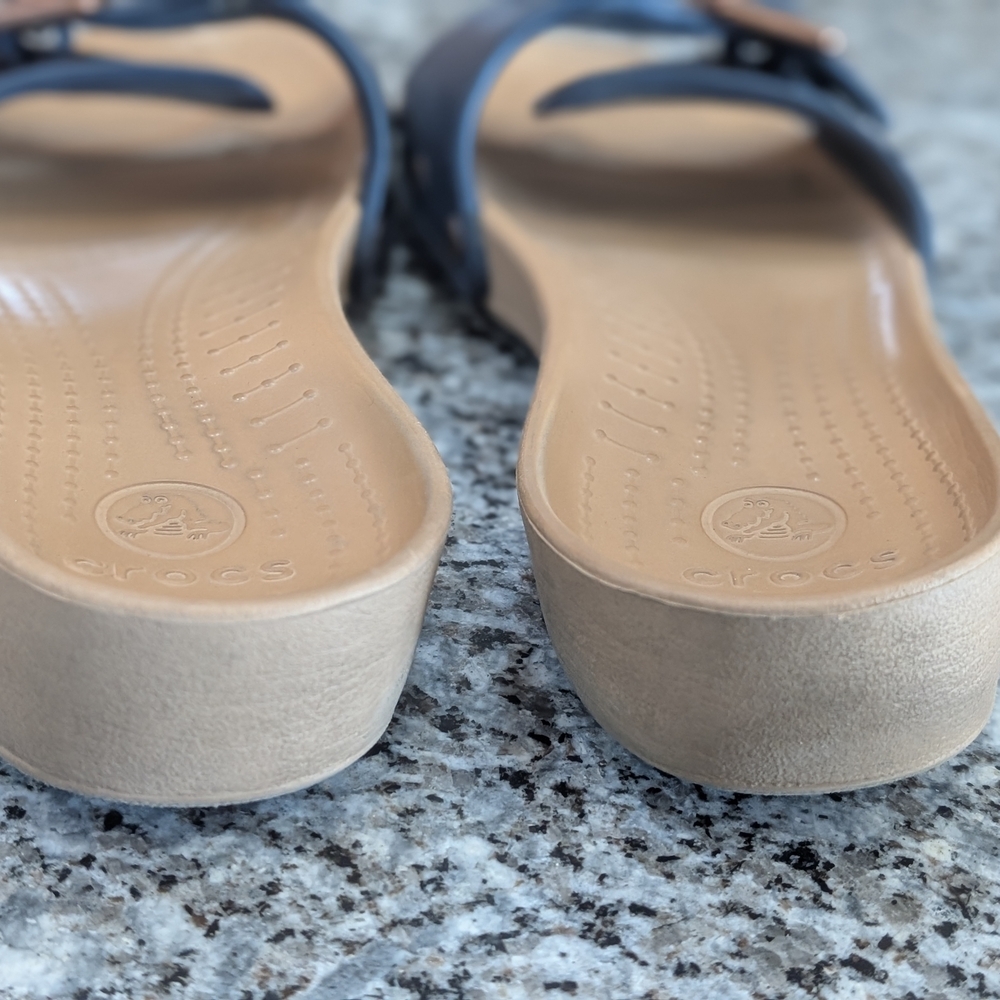 Crocs Women’s Slide Sandals W9 Navy Buckle Comfort Casual Summer Shoes - Picture 6 of 10
